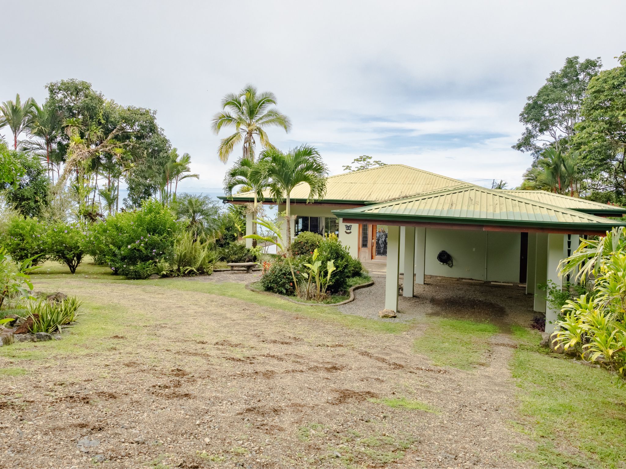 Casa Escondida – Costa Verdes
