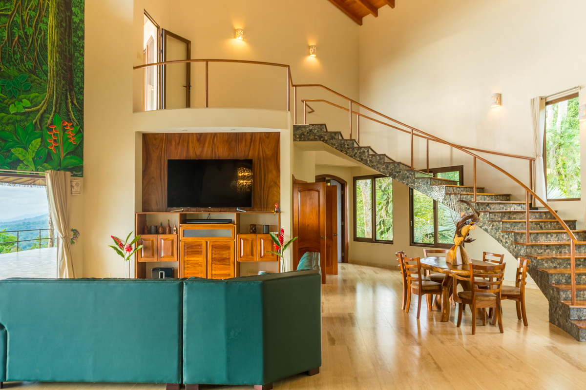 Monkey Ranch Livingroom daytime
