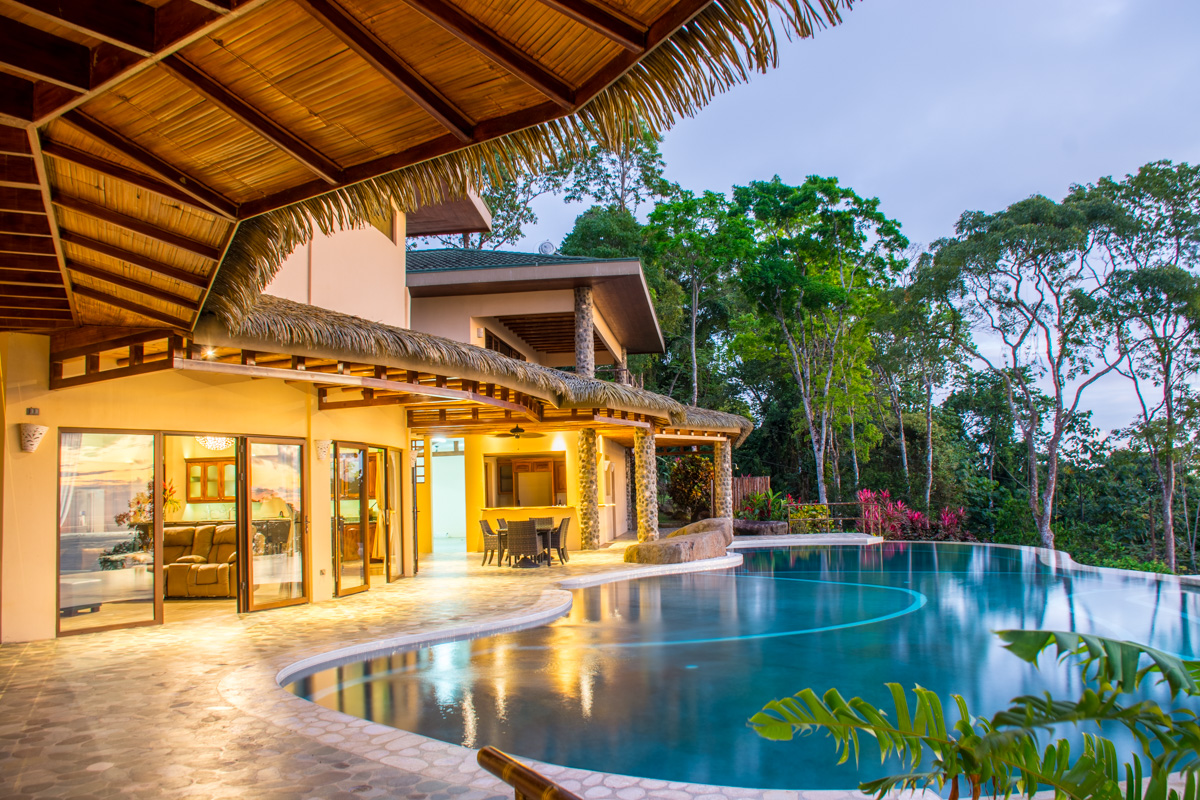 Costa Rica Vacation Rentals vs Buying a Second Home 2 monkey atardecer