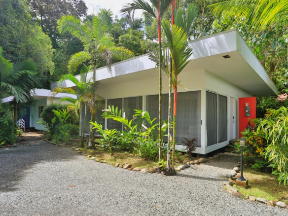 Villa Fushia Exterior Modern Design 1